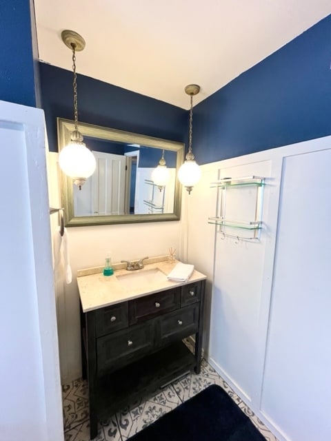 Guest bathroom - 1247 W Devonshire St