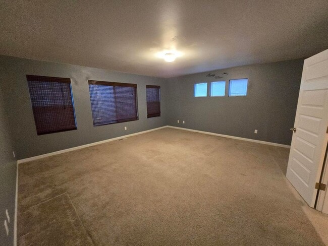 Building Photo - 4 Bedroom, 3 Bathroom House!