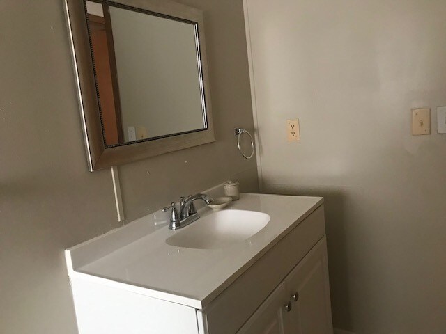 Building Photo - 54 Willowbrook Ct