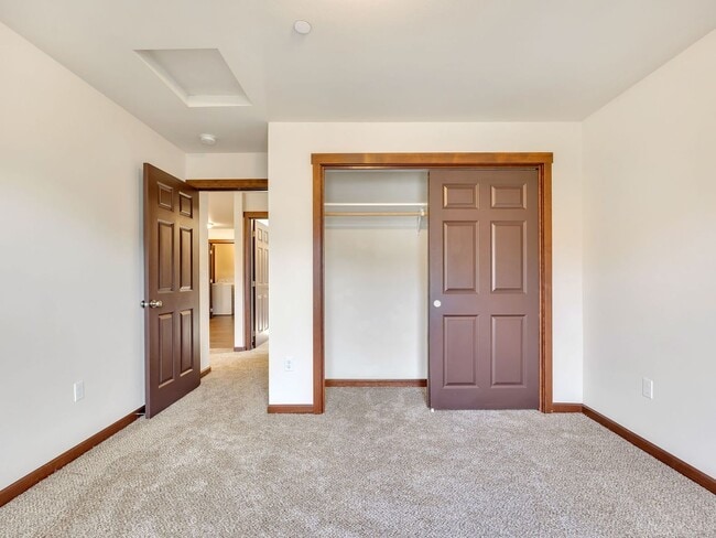 Building Photo - 1583 SE Honeysuckle Loop
