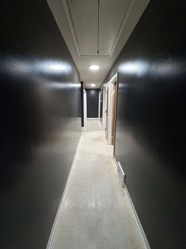 Building Photo - 3640 Fairmont Ave