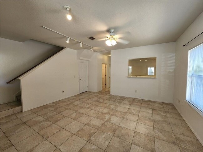 Building Photo - 304 Windridge Village Cove