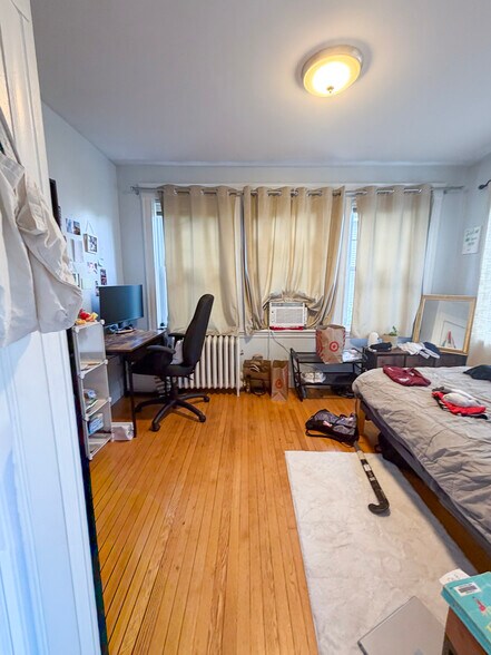 Bedroom 1 - 51 Leamington Rd