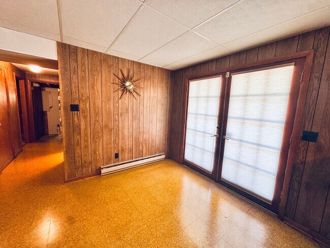 Building Photo - 517 Madewood Rd