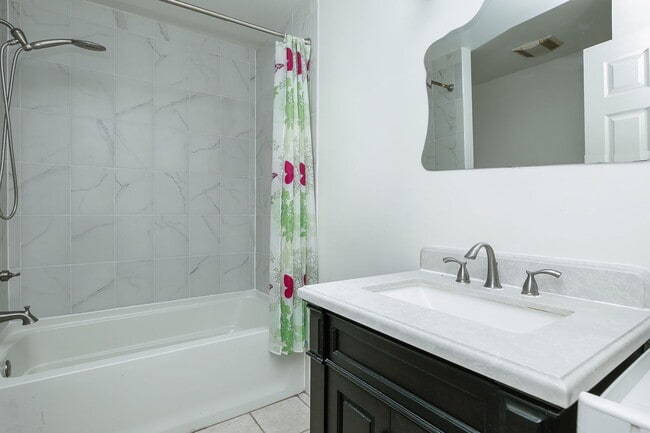Building Photo - 2943 Kentshire Cir