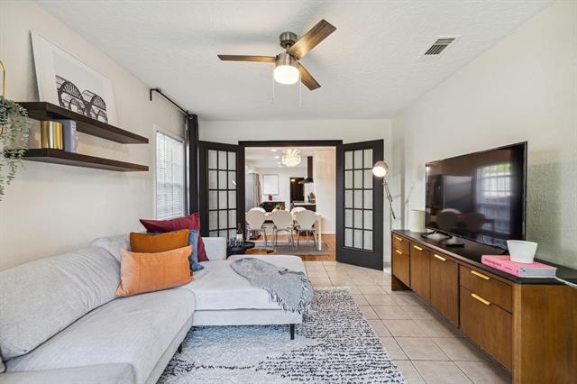 Building Photo - 2435 W 10th St