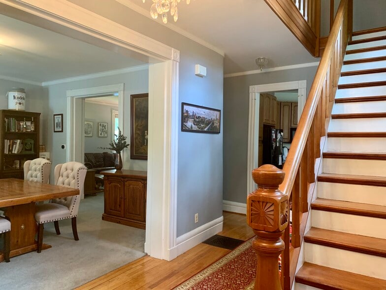 Entryway - 457 Park Ave