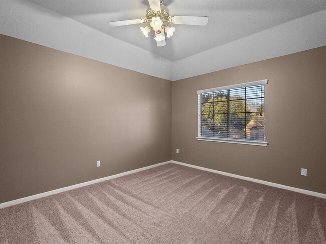 Building Photo - 2210 Crimson Cove Ct