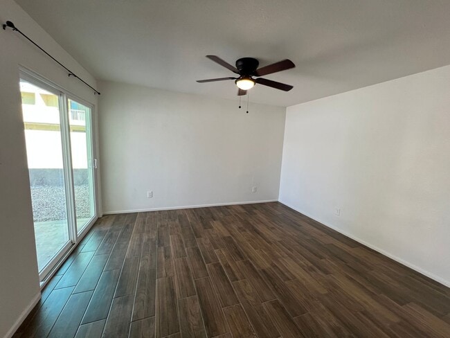 Building Photo - REMODELED 3 BEDROOM IN TOWN!