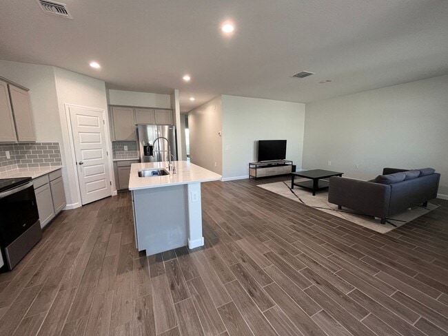 Building Photo - Modern 4-Bedroom Ranch-Style Corner Lot Home - *RENT SPECIAL*