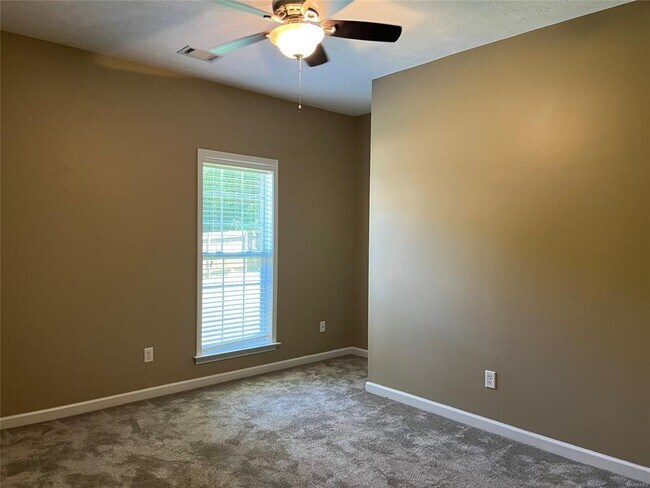 Building Photo - 1966 Chancellor Ridge Rd