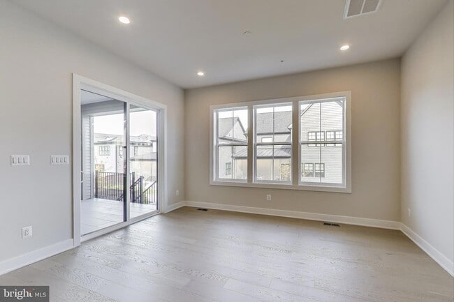 Building Photo - 6921 Renita Ln