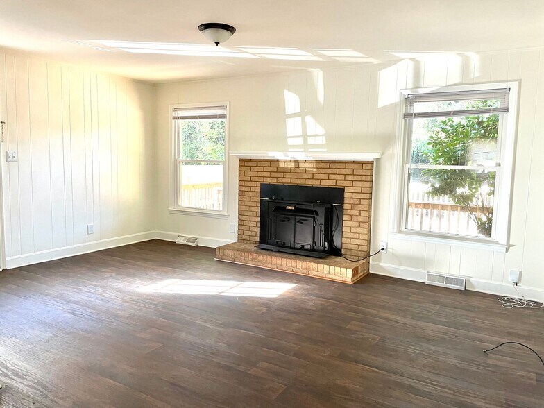 Building Photo - 6524 Idlebrook Dr