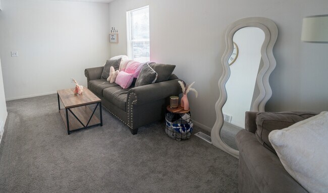 Building Photo - 716 Alton Rd