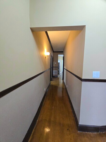 Building Photo - 7747 S Cornell Ave