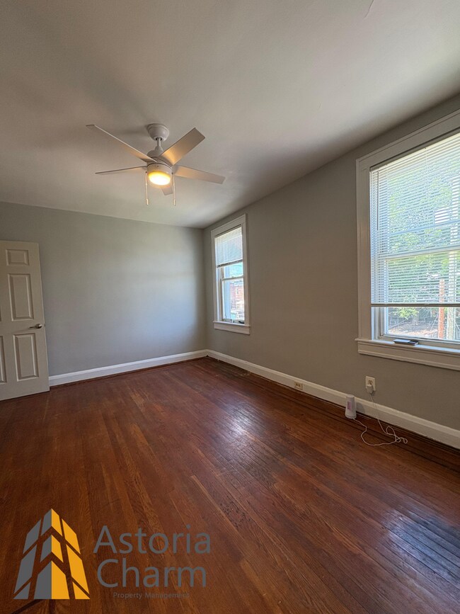 Building Photo - 2756 Pelham Ave