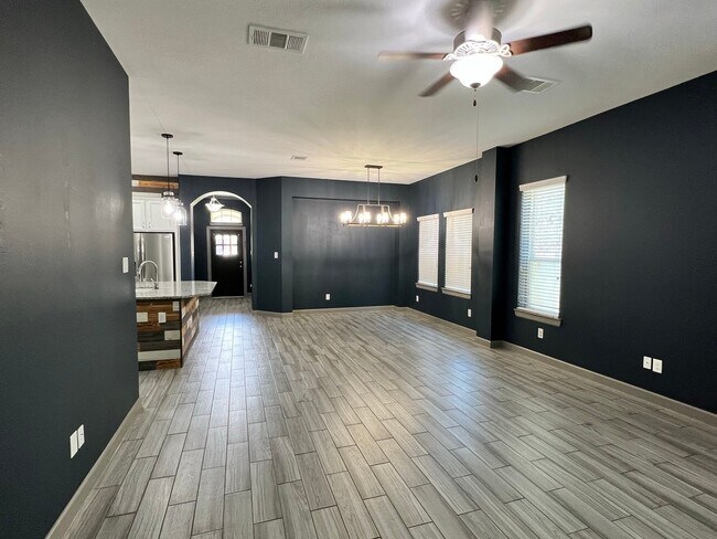 Building Photo - 211 Pleasant Hl Wy