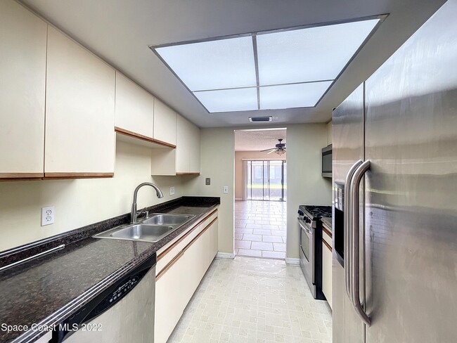 Building Photo - 11 Bogart Pl