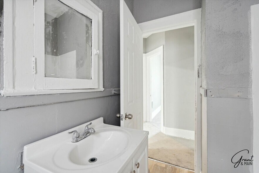 Building Photo - 3813/3815 W Euclid - JL Schneider LLC