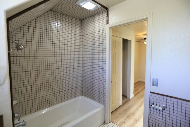 Building Photo - Beautiful home in Patterson
