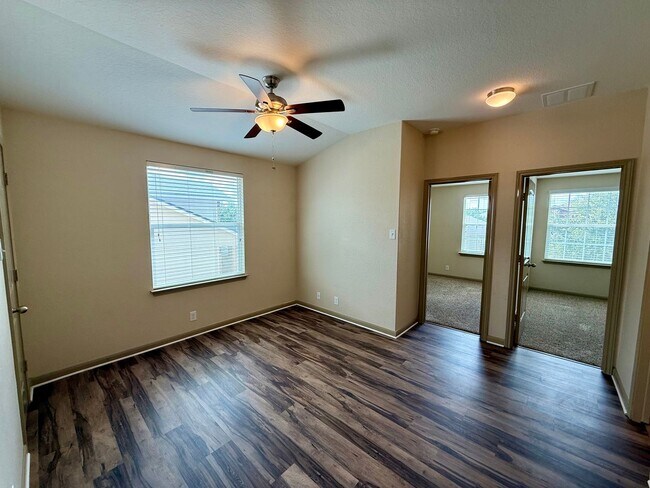 Building Photo - Beautiful 3 bedroom, 2.5 bathroom in Avery...