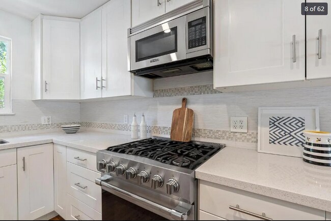 Building Photo - 16515 Marchmont Dr