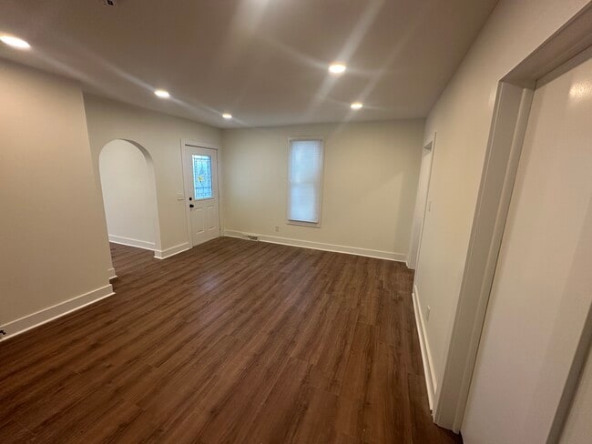 Building Photo - 245 Cromley St