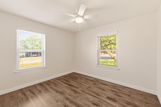 Building Photo - 2507 Biggs Dr