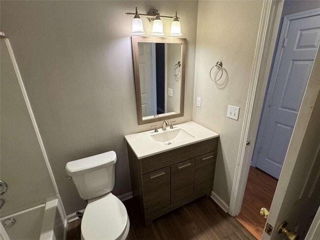 Building Photo - 3047 Regal Park Ct