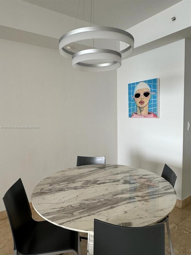 Building Photo - 848 Brickell Key Dr