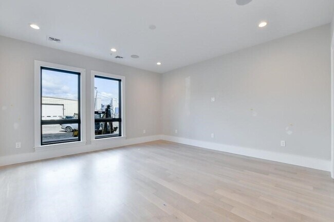 Building Photo - 377 West First St-