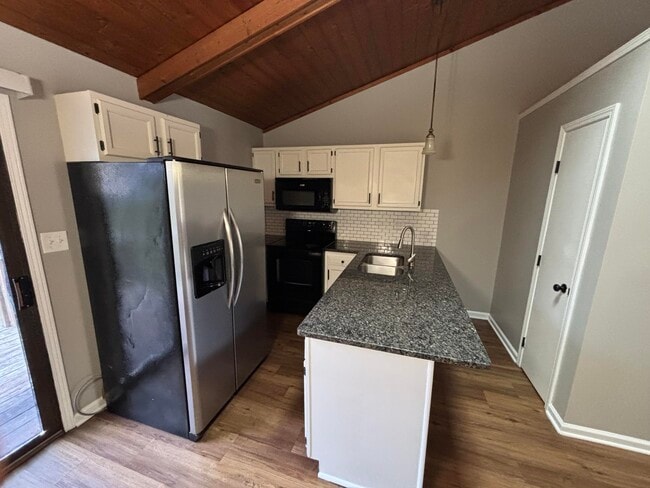 Building Photo - 575 El Paseo Pl