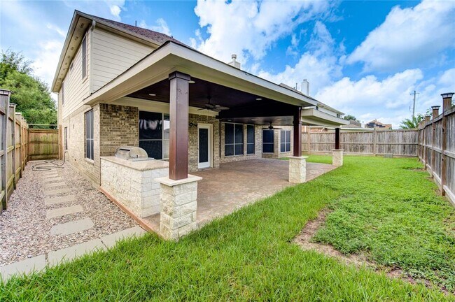 Building Photo - 5002 Laura Lee Ln