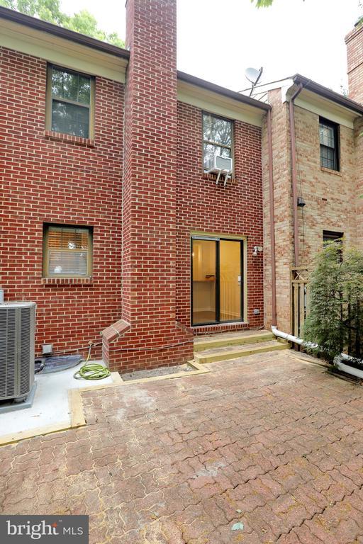 Building Photo - 5440 Barrister Pl