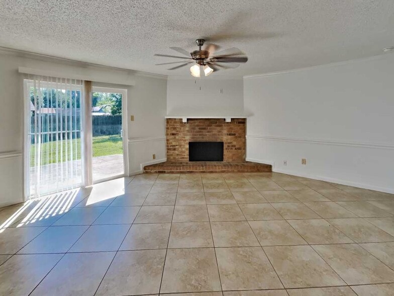 Building Photo - 709 Croydon Dr