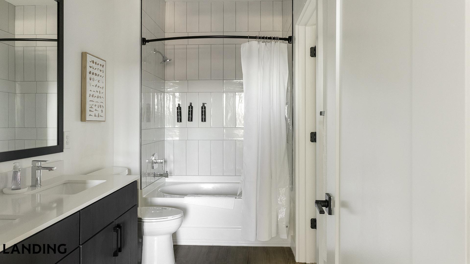 Building Photo - 1007 S Mint St