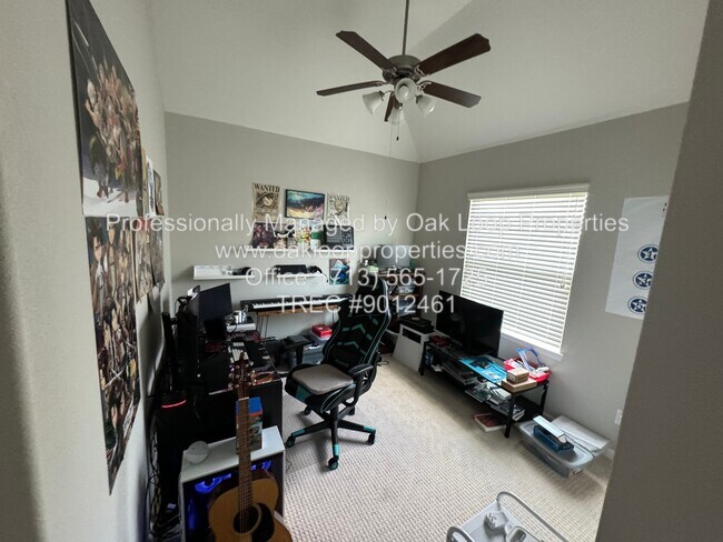 Building Photo - 2018 Royal Landing Dr