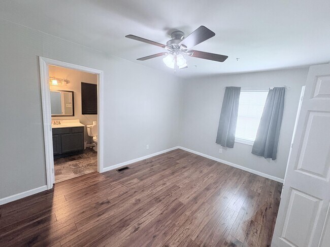 Building Photo - 109 Sheffield Rd