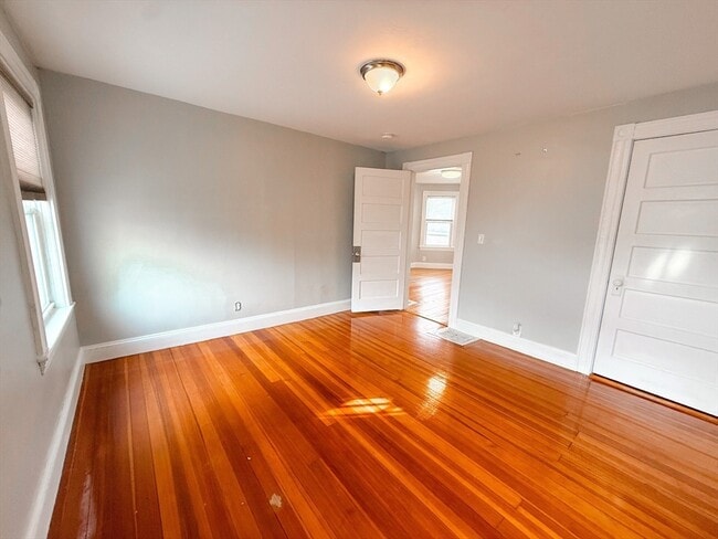 Building Photo - 3 Elm St