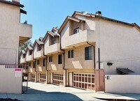 Building Photo - 2307 N Cahuenga Blvd