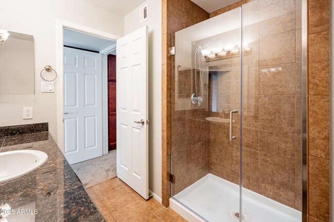 Building Photo - 5122 E Shea Blvd