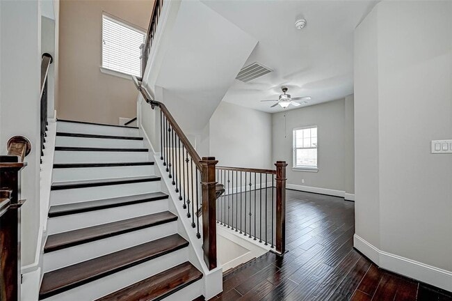Building Photo - 6711 Saxton Manor St