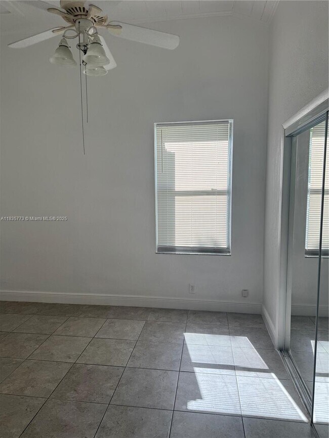 Building Photo - 410 N 58th Ave