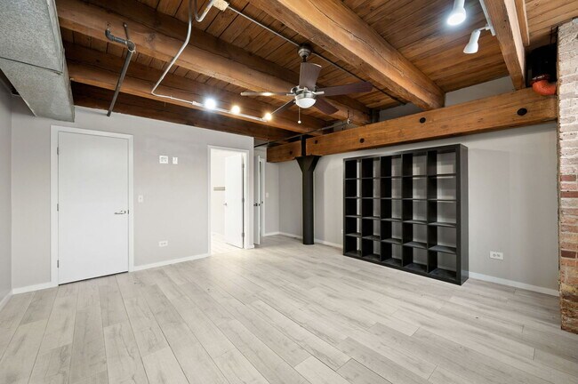 Building Photo - 701 W Jackson Blvd