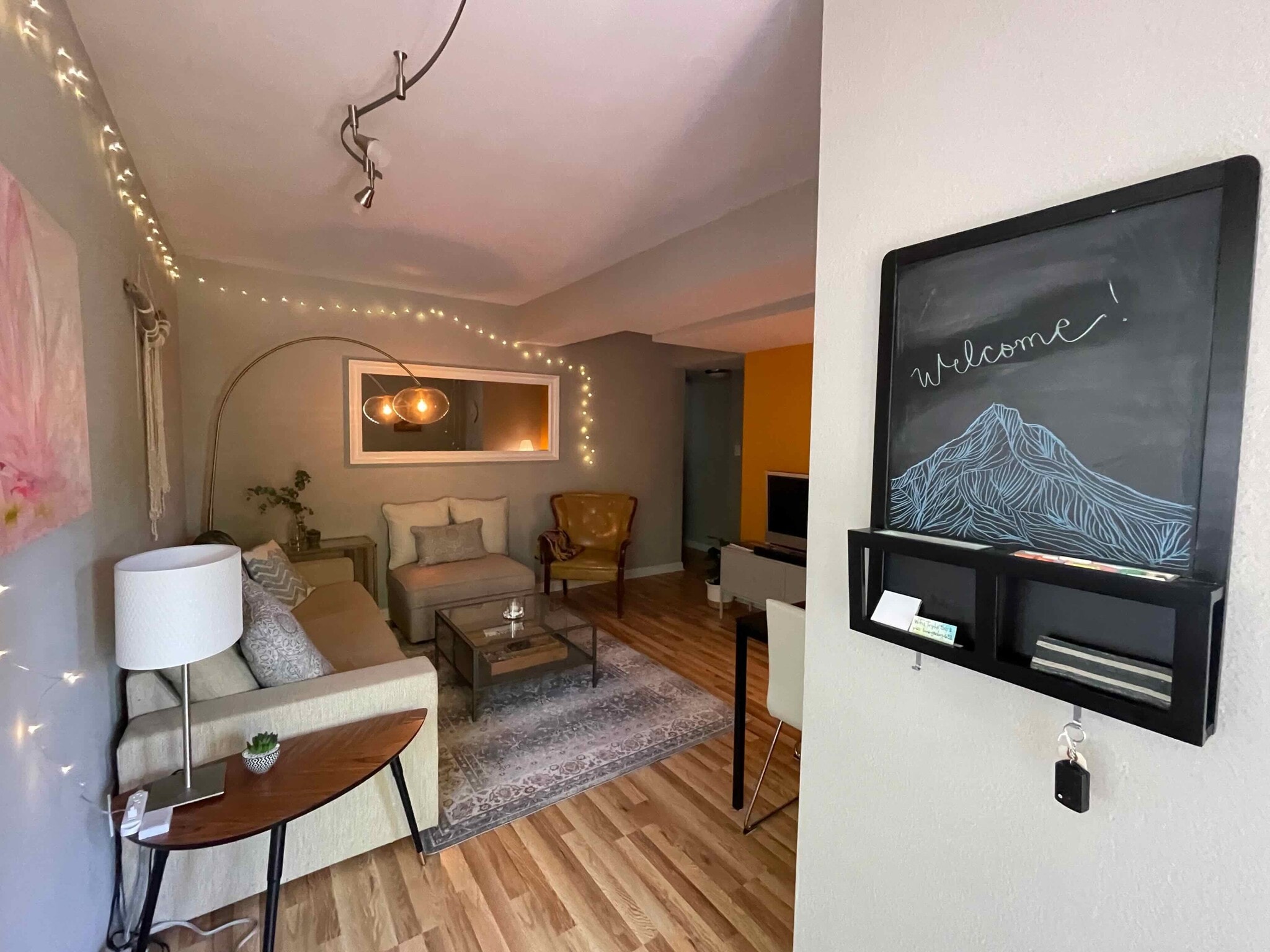 101 entry - 631 N Garden St