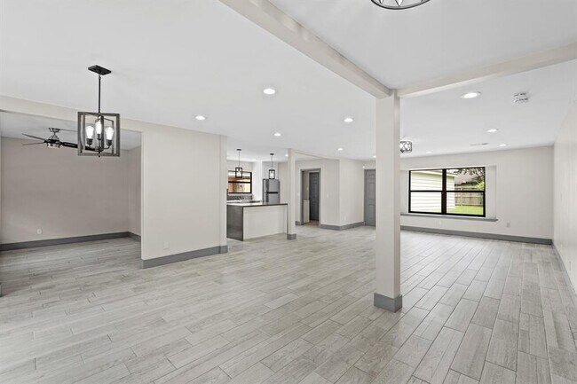 Building Photo - 5522 Braesvalley Dr