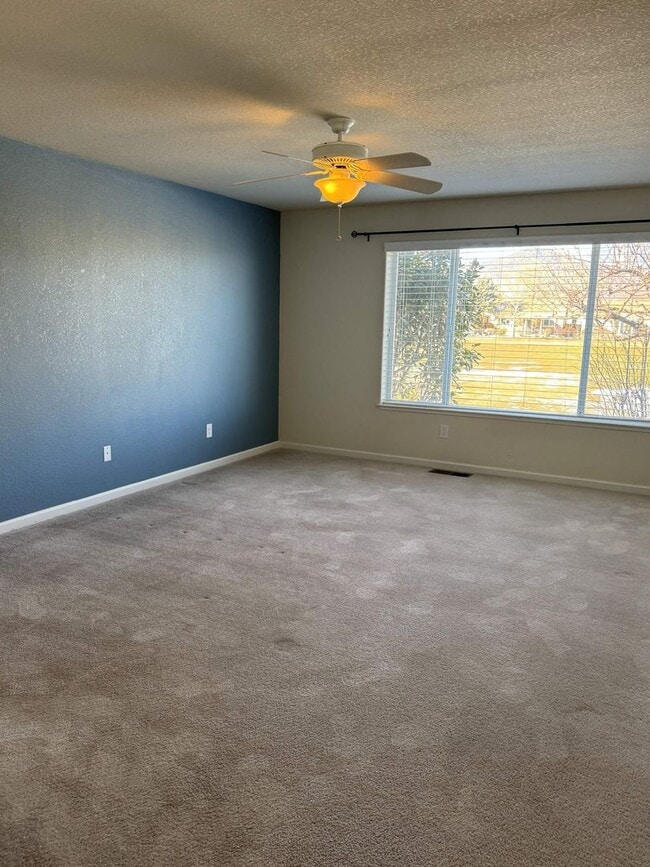 Building Photo - Beautiful Golf Course Home for Rent – Dayton, NV