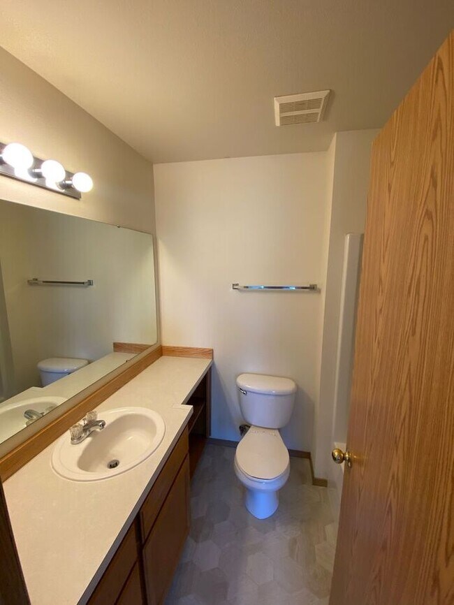 Building Photo - Ballou Estates in the Heart of South Hill