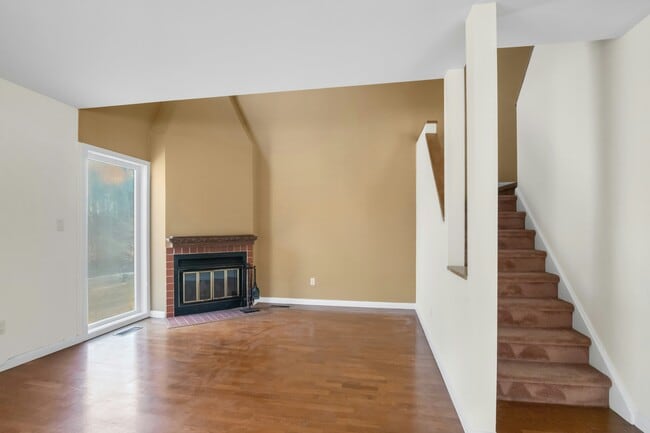 Building Photo - 1 Spring Pond Dr