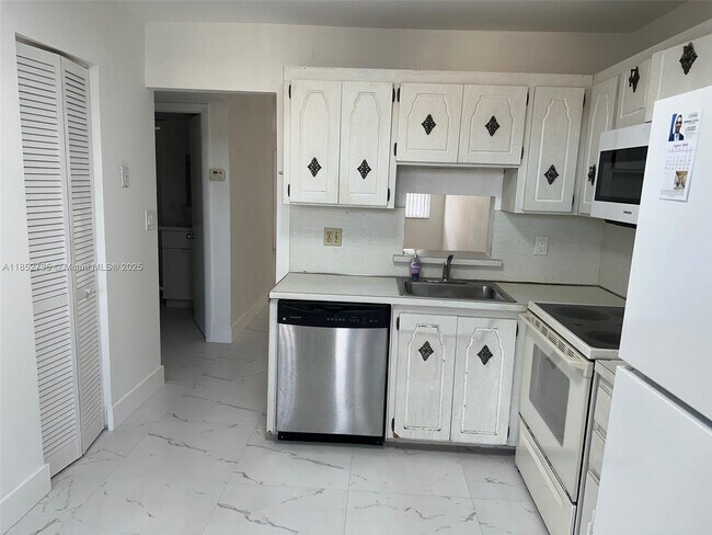 Building Photo - 3777 NW 78th Ave